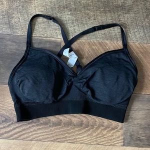 Lululemon sports bra size 4